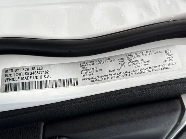 New 2025 Bright White Clear-Coat Exterior Paint Jeep Limited image 19