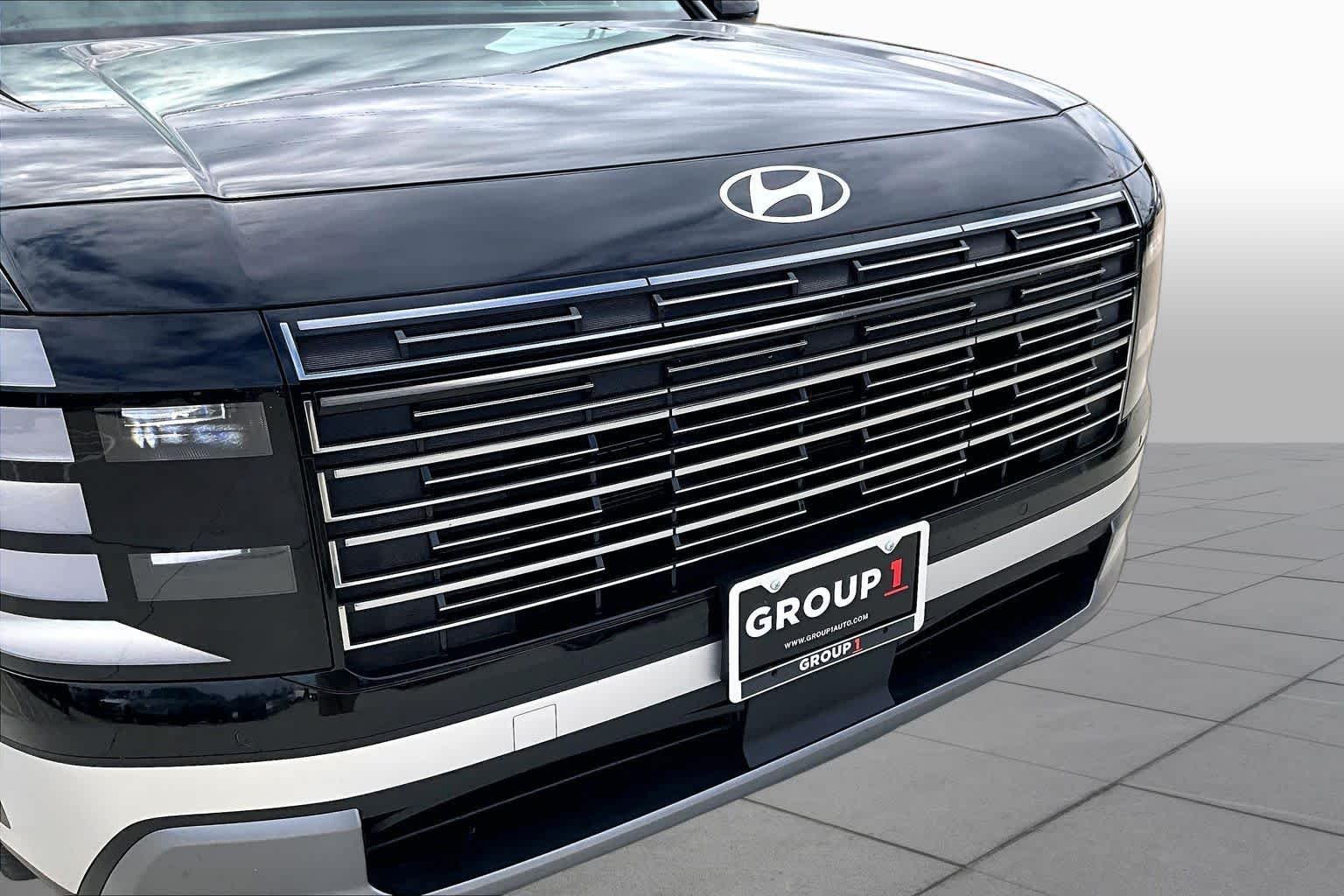 Used 2026 Abyss Black Pearl Hyundai SEL 7P image 30