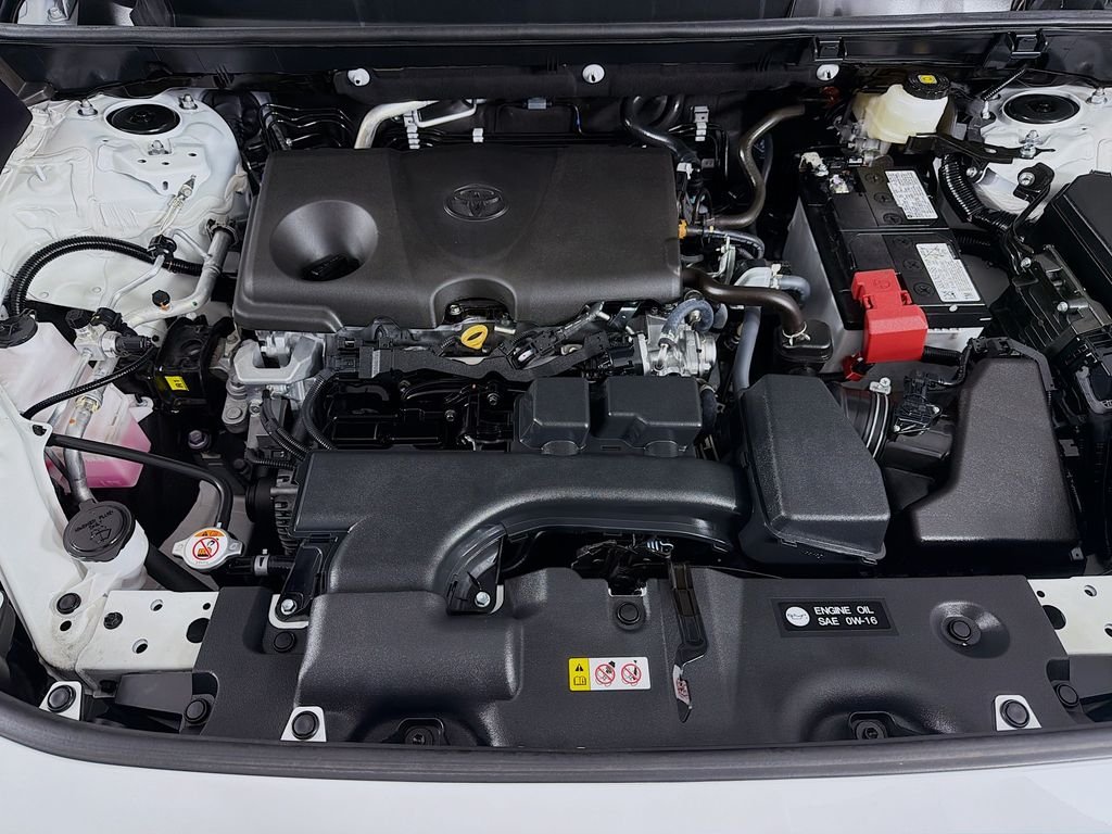 Used 2025 Ice Cap Toyota XLE image 28