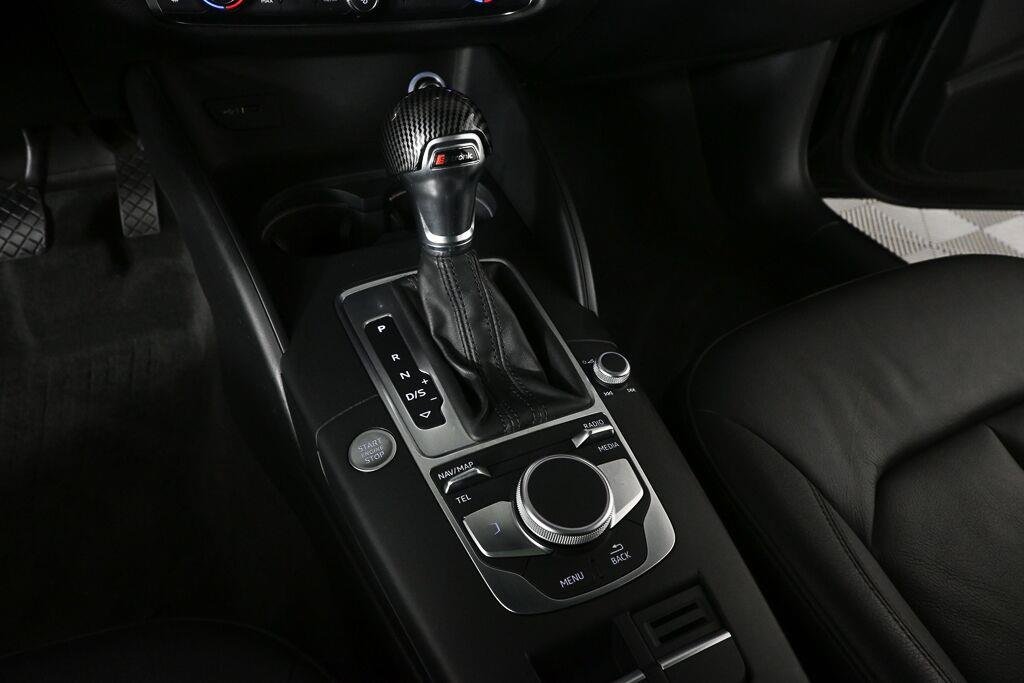 Used 2018 Brilliant Black Audi Premium image 15
