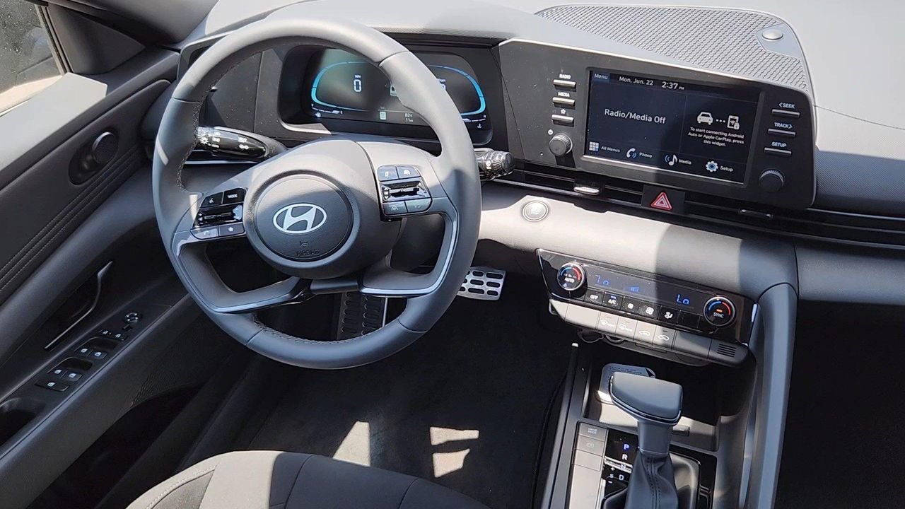 New 2026 Amazon Gray Hyundai SEL Sport image 5