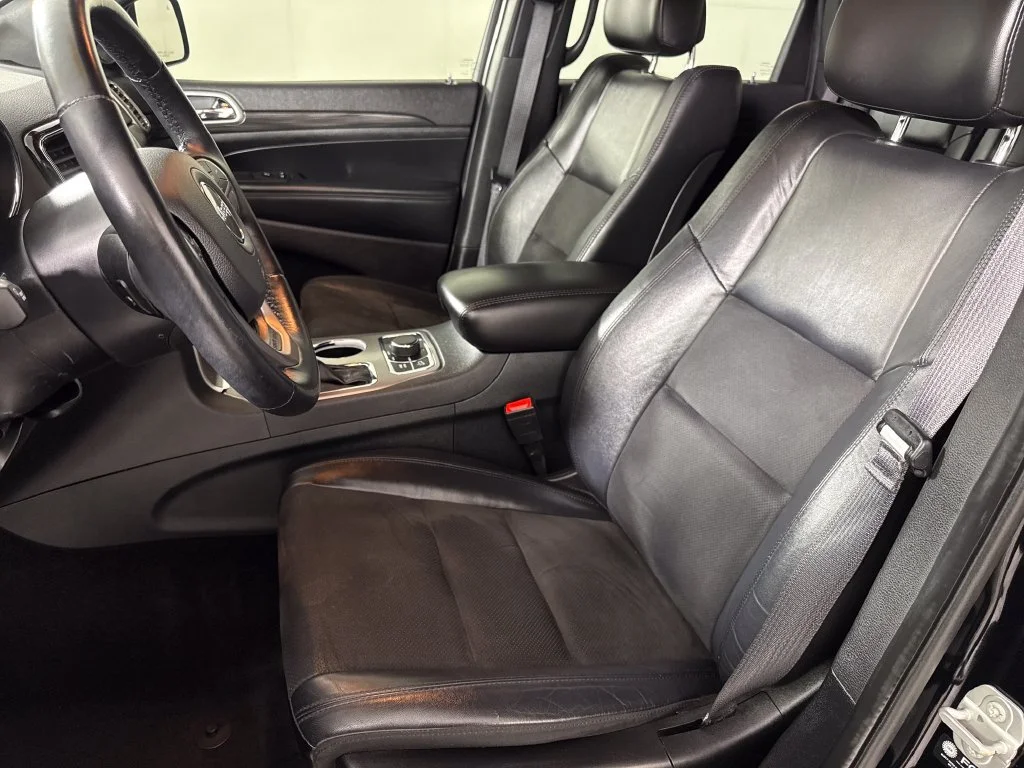 Used 2022 Black Jeep Laredo X image 11