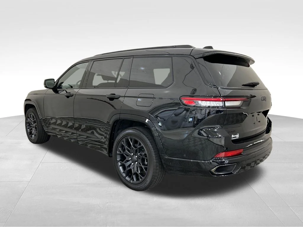 Used 2025 Black Jeep Summit image 3