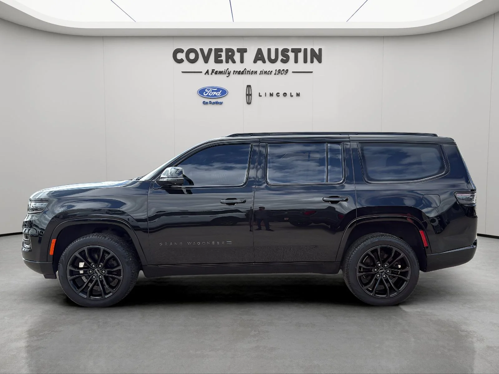 Used 2024 Black Jeep Series III image 2