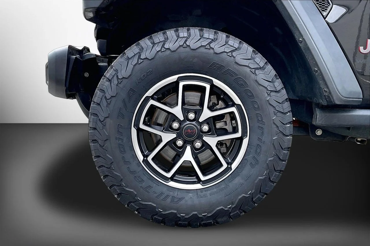 Certified Used 2024 Black Jeep Rubicon image 31