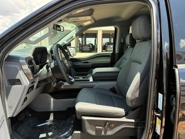 New 2026 Agate Black Metallic Ford XLT image 7