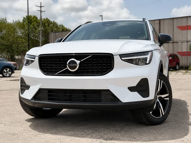 2026 Volvo XC40 B5 Core