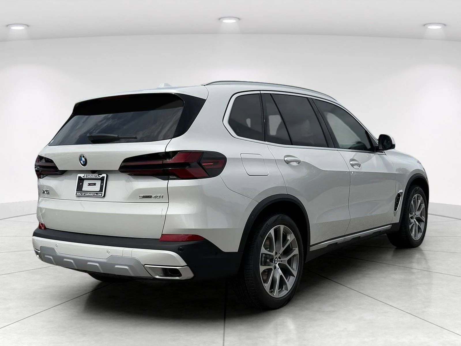 New 2026 Mineral White Metallic BMW sDrive40i image 3
