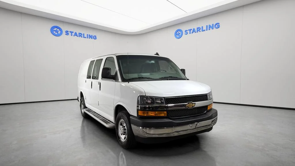 Used 2025 Summit White Chevrolet WT image 15