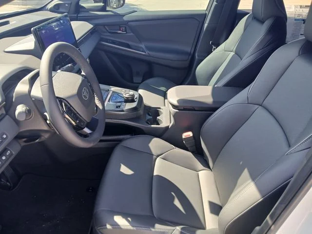 New 2026 Wind Chill Pearl with Midnight Black Metallic roof Toyota Limited image 10