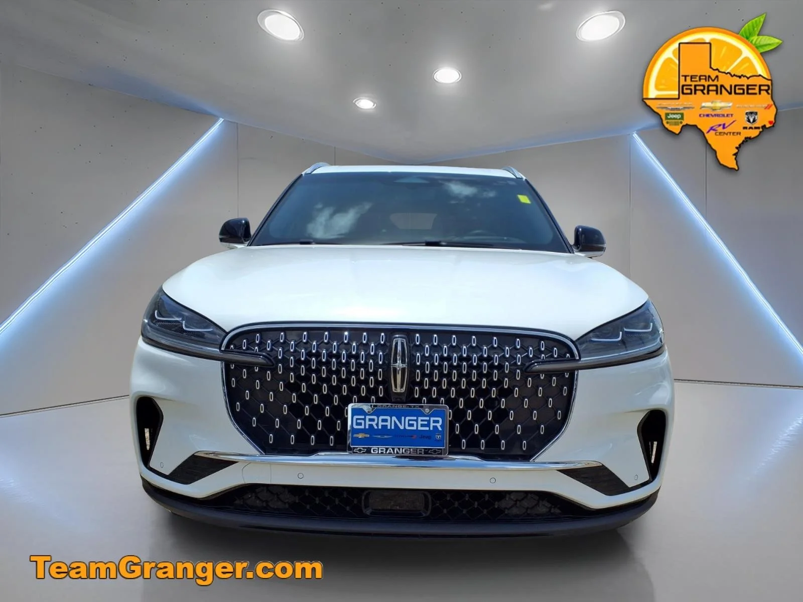 Used 2025 White Lincoln Reserve image 7