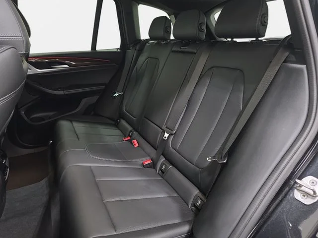 Used 2022 Black Sapphire Metallic BMW xDrive30i image 13