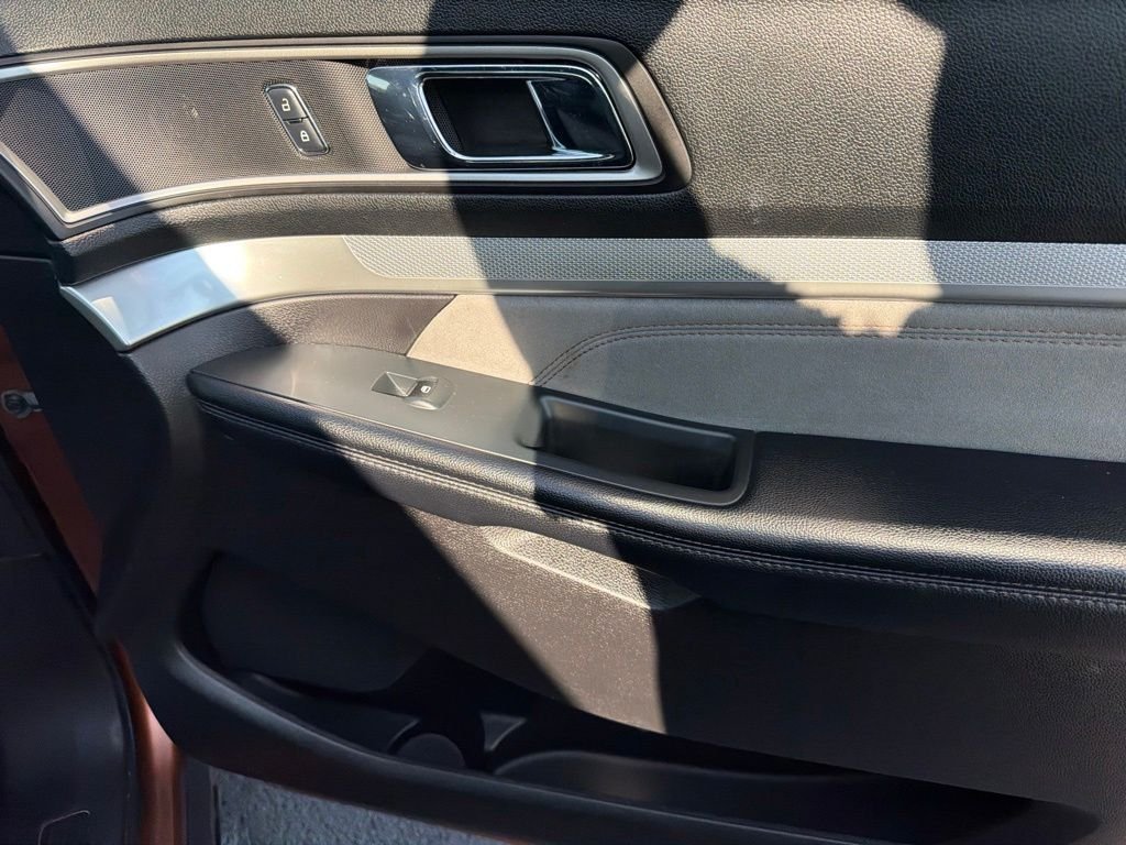 Used 2017 Brown Ford XLT image 16