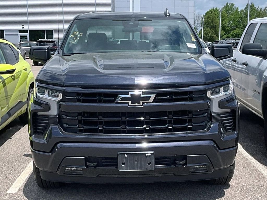 Used 2023 Gray Chevrolet RST image 2