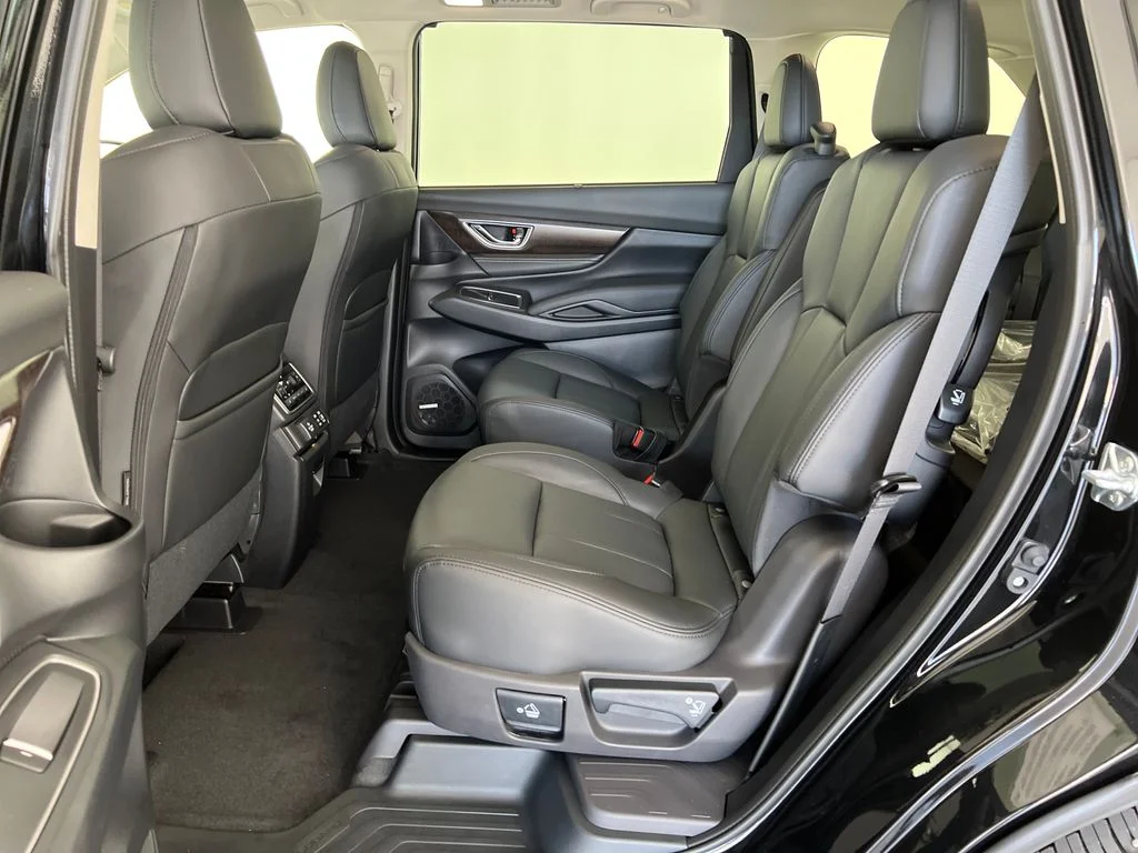 New 2026 CRYSTAL BLACK SILICA Subaru Touring 7-Passenger image 27