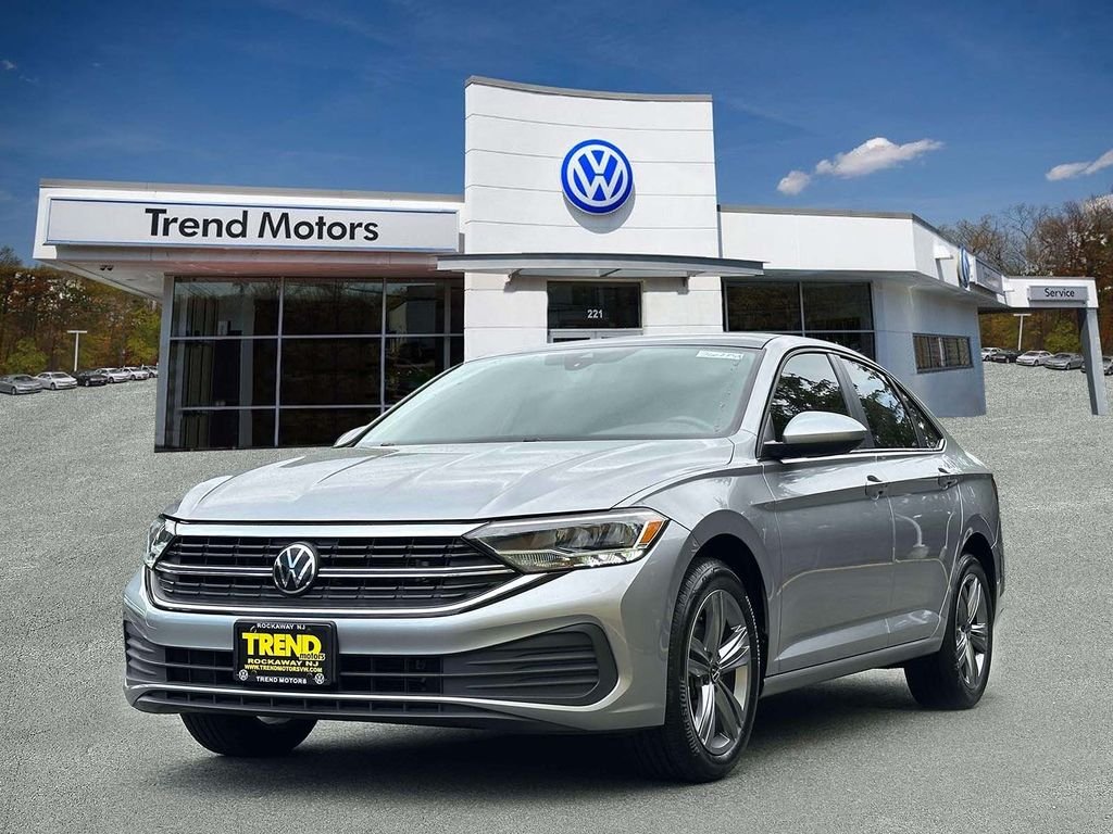 Certified Used 2023 Silver Volkswagen 1.5T SE image 2