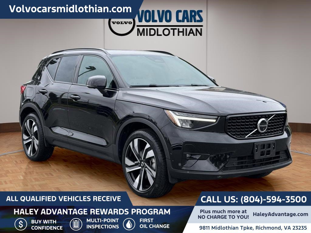 2023 Volvo XC40 B5 Plus Dark AWD's photo