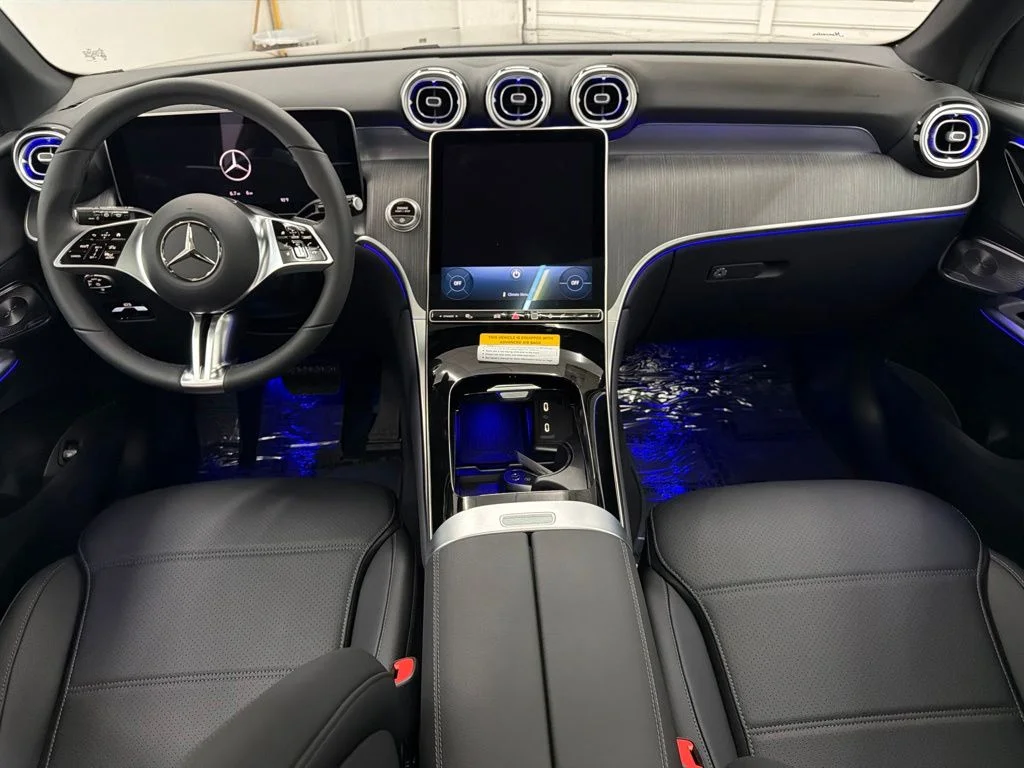 New 2027 Black Mercedes-Benz GLC 300 image 24