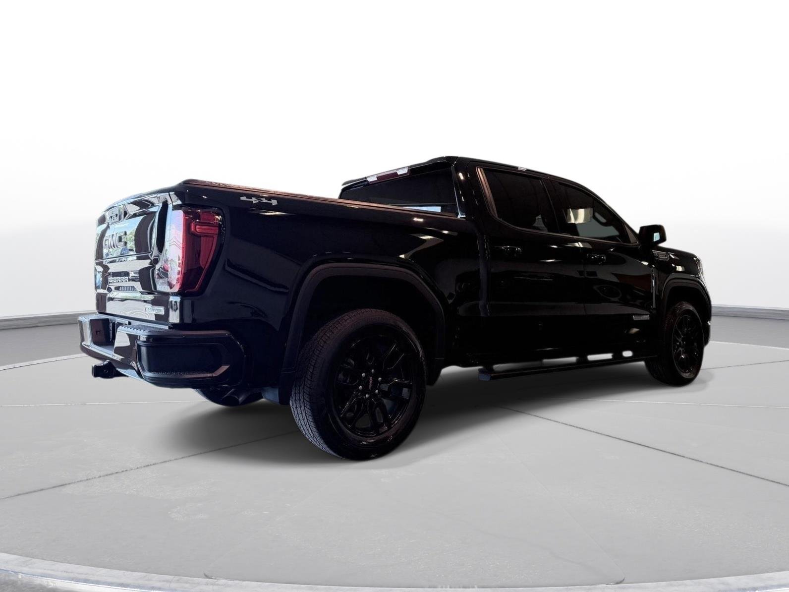 Used 2024 Onyx Black GMC Elevation image 12