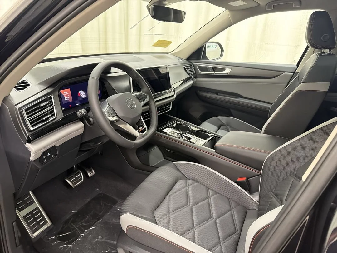New 2026 Deep Black Pearl Volkswagen 2.0T Peak Edition image 14