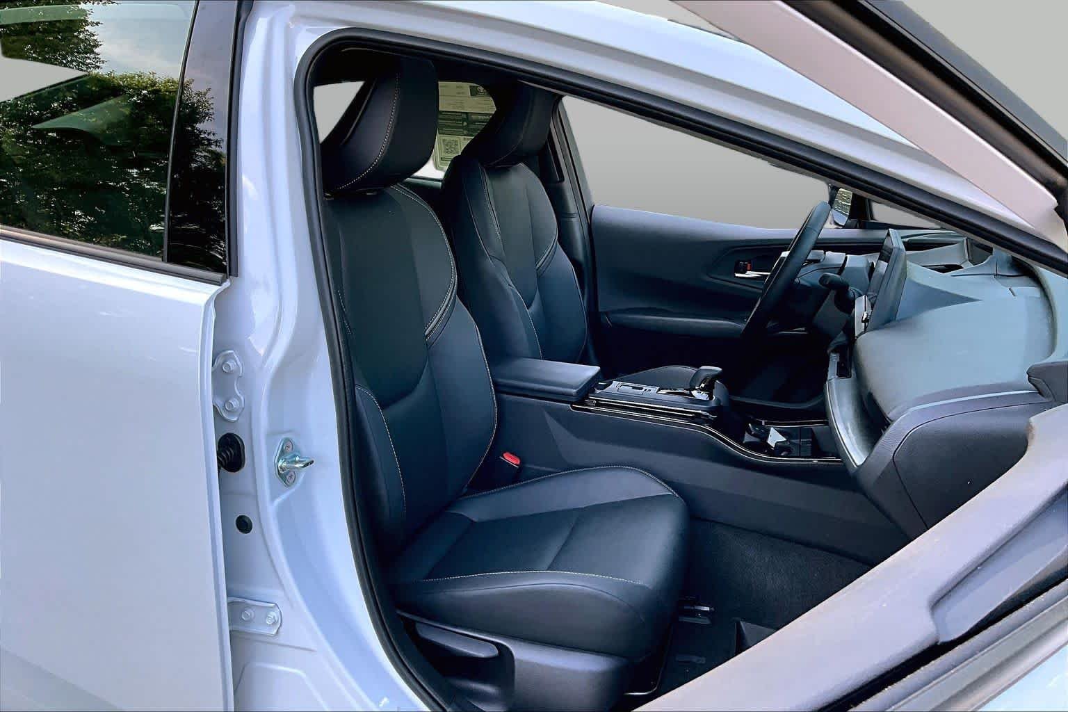 Used 2026 Wind Chill Pearl Toyota Nightshade image 8