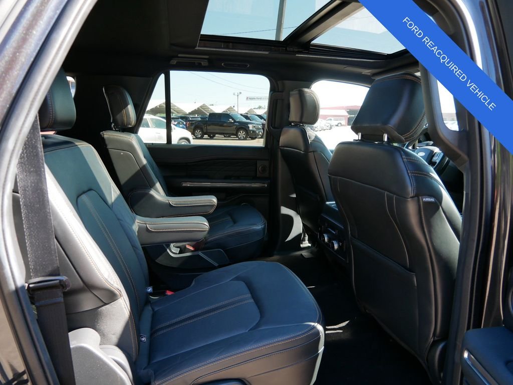 Used 2023  Ford Platinum image 9