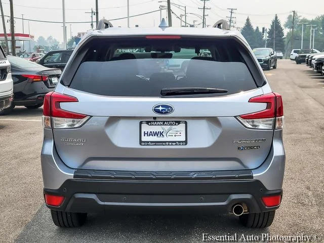 Used 2020 Silver Subaru Limited image 5