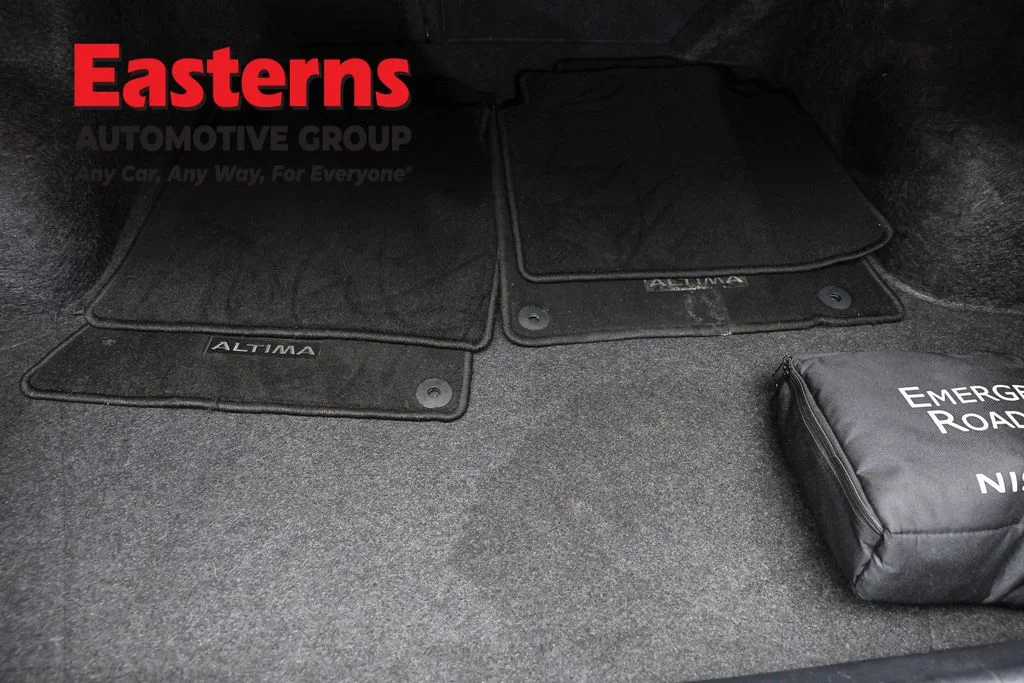 Used 2023 Gray Nissan 2.5 SV image 9