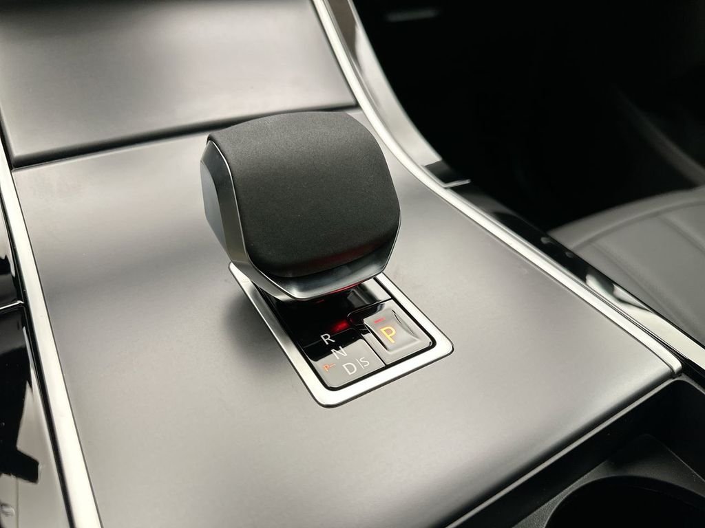 New 2026 Fuji White Land Rover S image 12