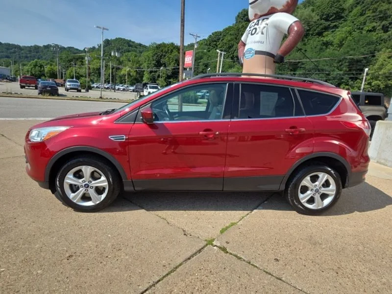 Used 2014 Red Ford SE image 4