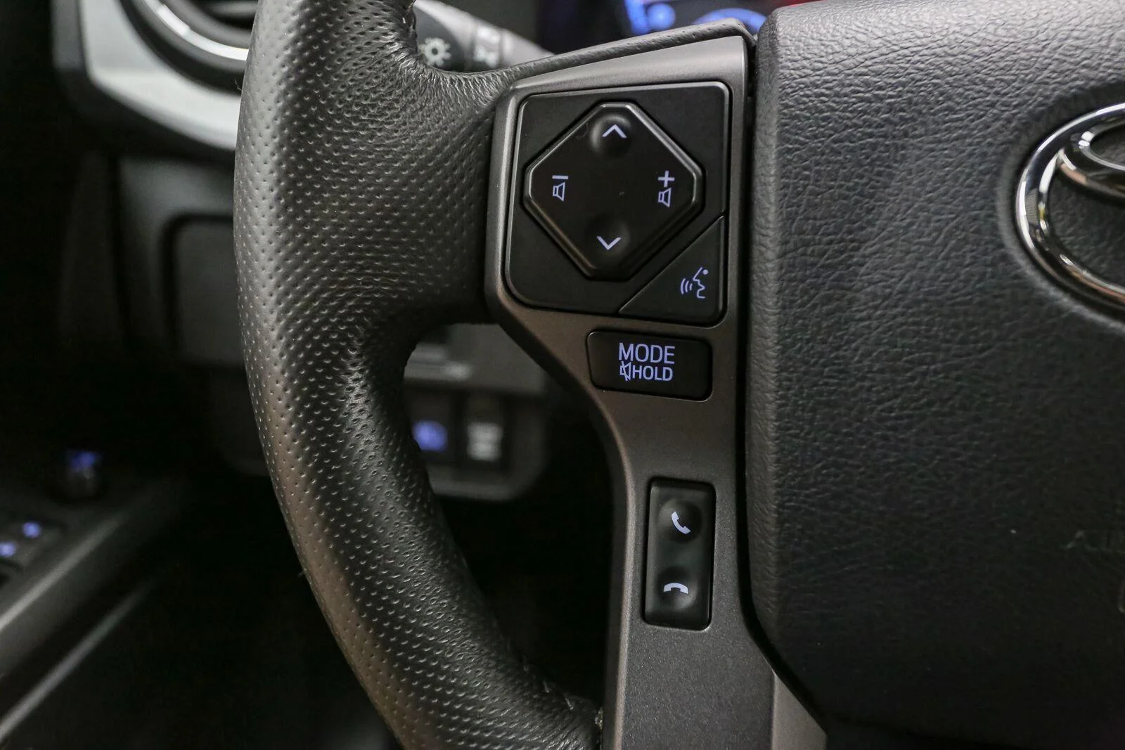 Used 2019 Magnetic Gray Metallic Toyota SR5 image 34
