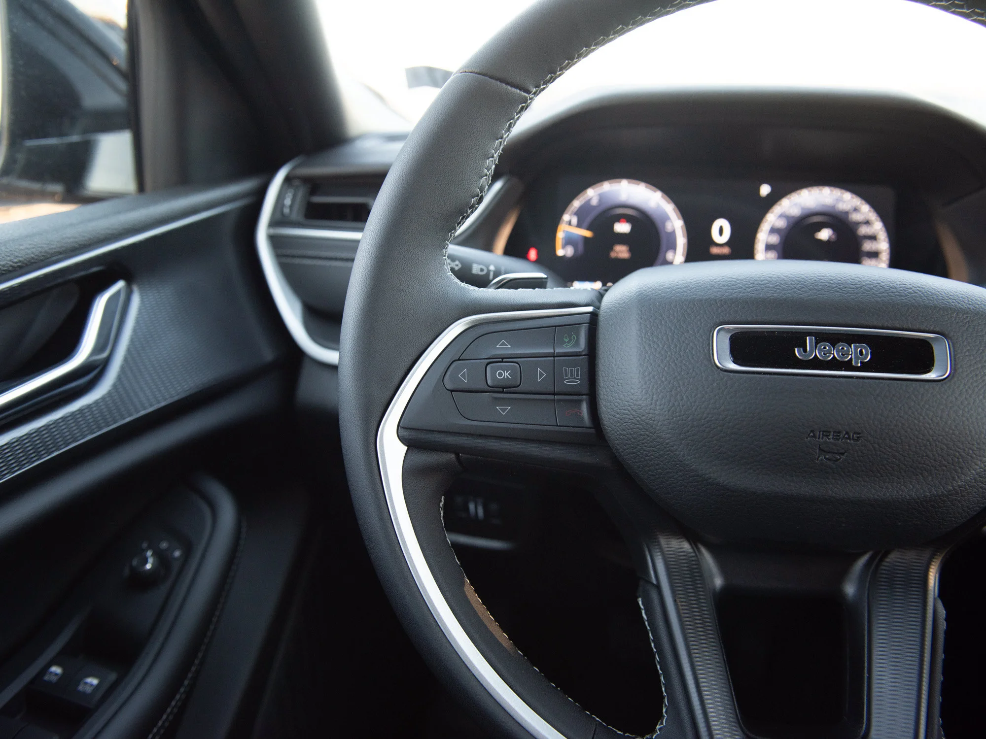 New 2025 Grey Jeep Altitude* 4x4, Sunroof, Remote Start, Heated Seats/Wheel image 11