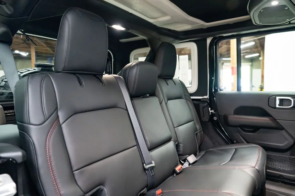 New 2026 Black Clear-Coat Exterior Paint Jeep Rubicon X image 32