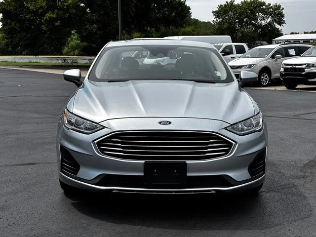 Used 2020 Silver Ford SE image 2