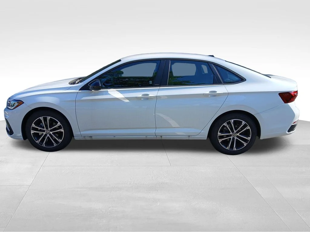 New 2026 White Volkswagen 1.5T Sport image 2