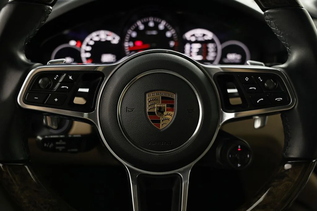 Used 2023 Red Porsche  image 30