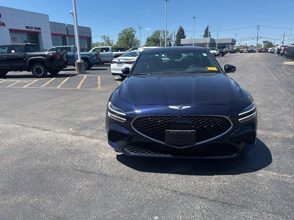 Used 2023 Capri Blue Genesis 3.3T image 4