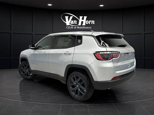 New 2026 Silver Zynith Metallic Clear-Coat Exterior Paint Jeep  image 5