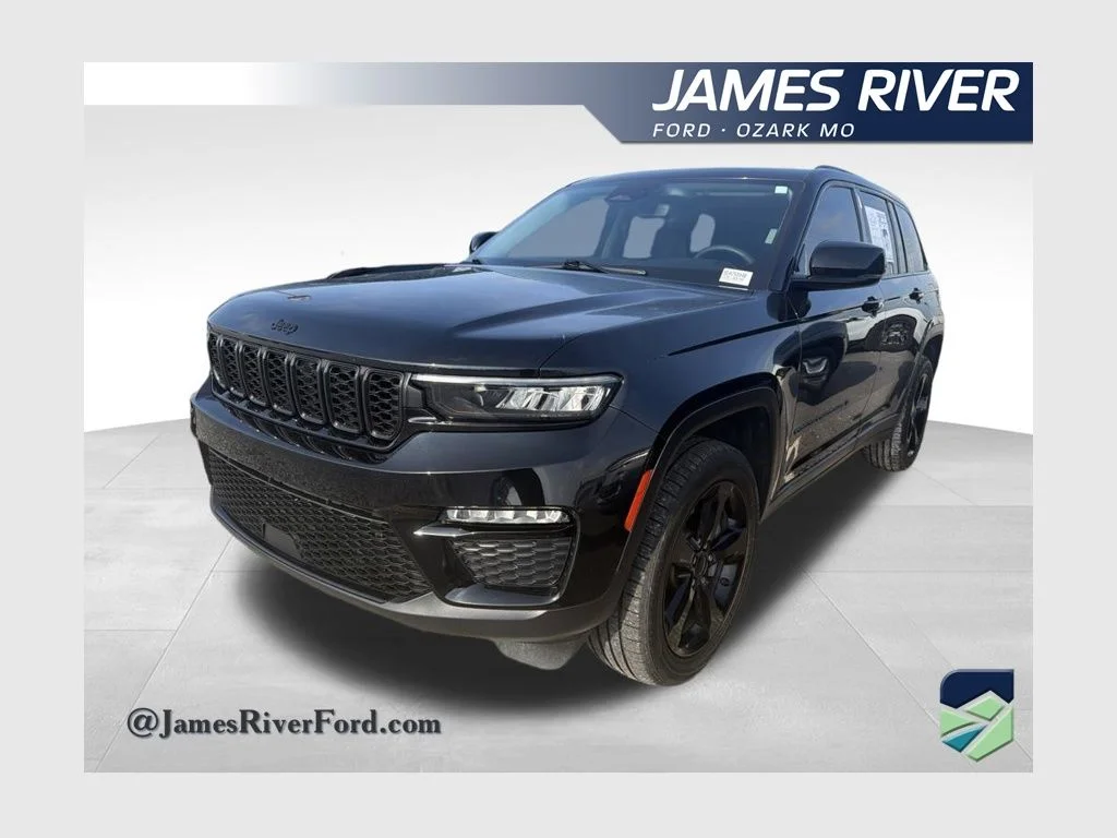 Used 2023 Diamond Black Jeep Limited image 1