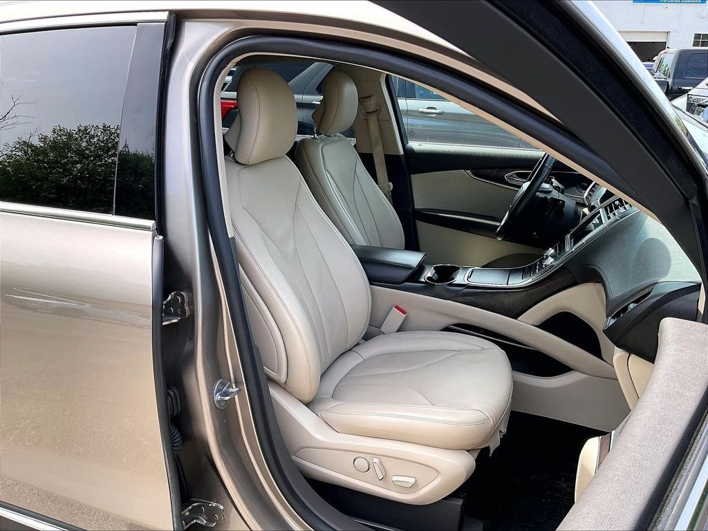 Used 2019 Brown Lincoln Reserve image 11