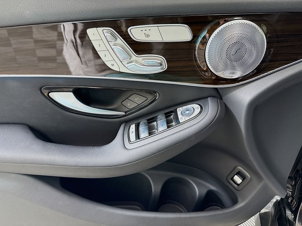 Used 2019  Mercedes-Benz GLC 300 image 17