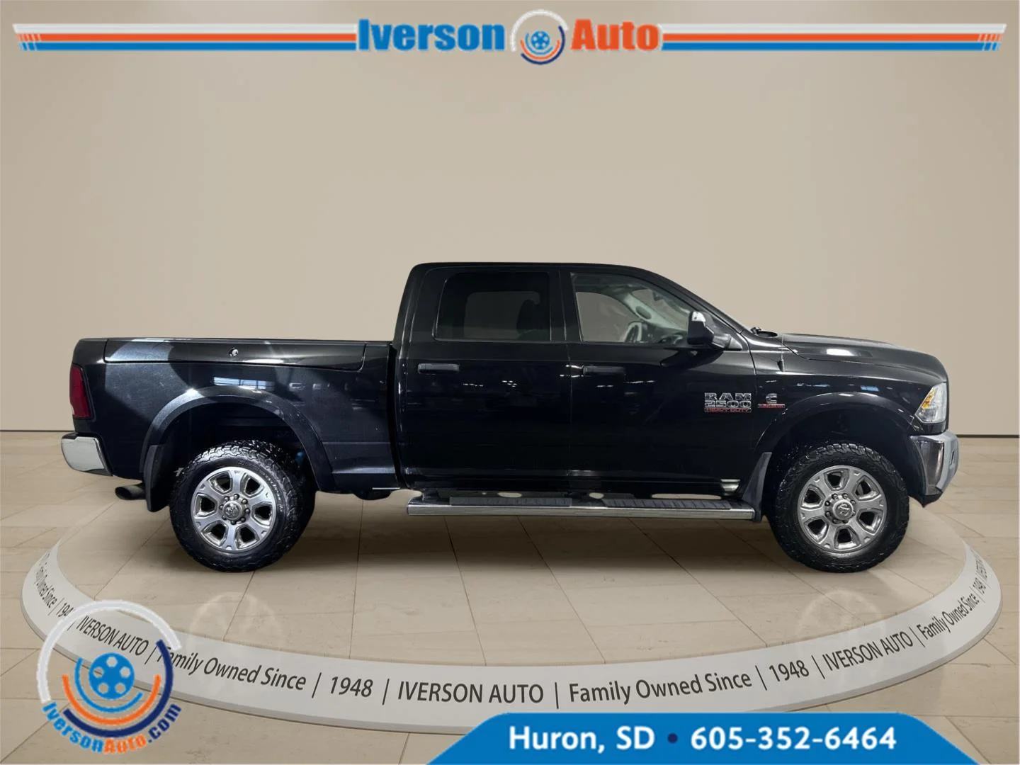 Used 2016 Brilliant Black Crystal Pearlcoat Ram Outdoorsman image 11