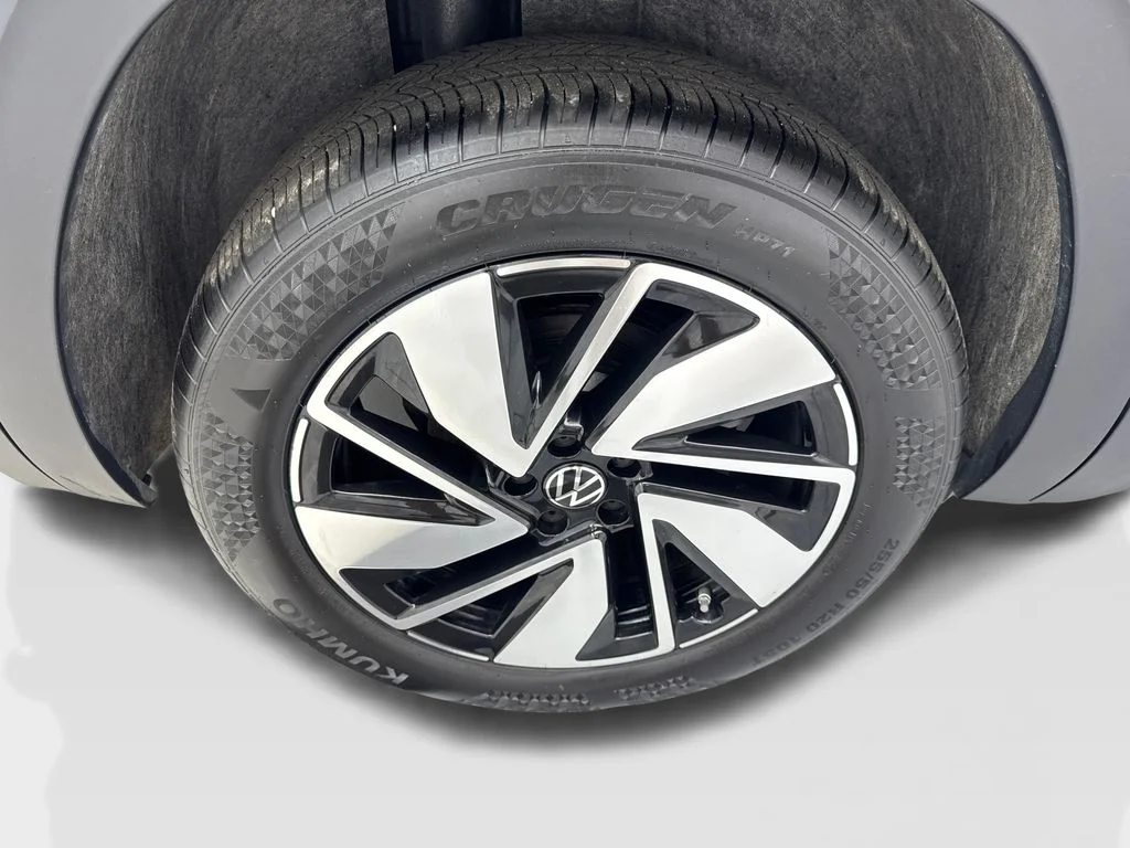 Used 2024 Gray Volkswagen 2.0T SE w/Technology image 89