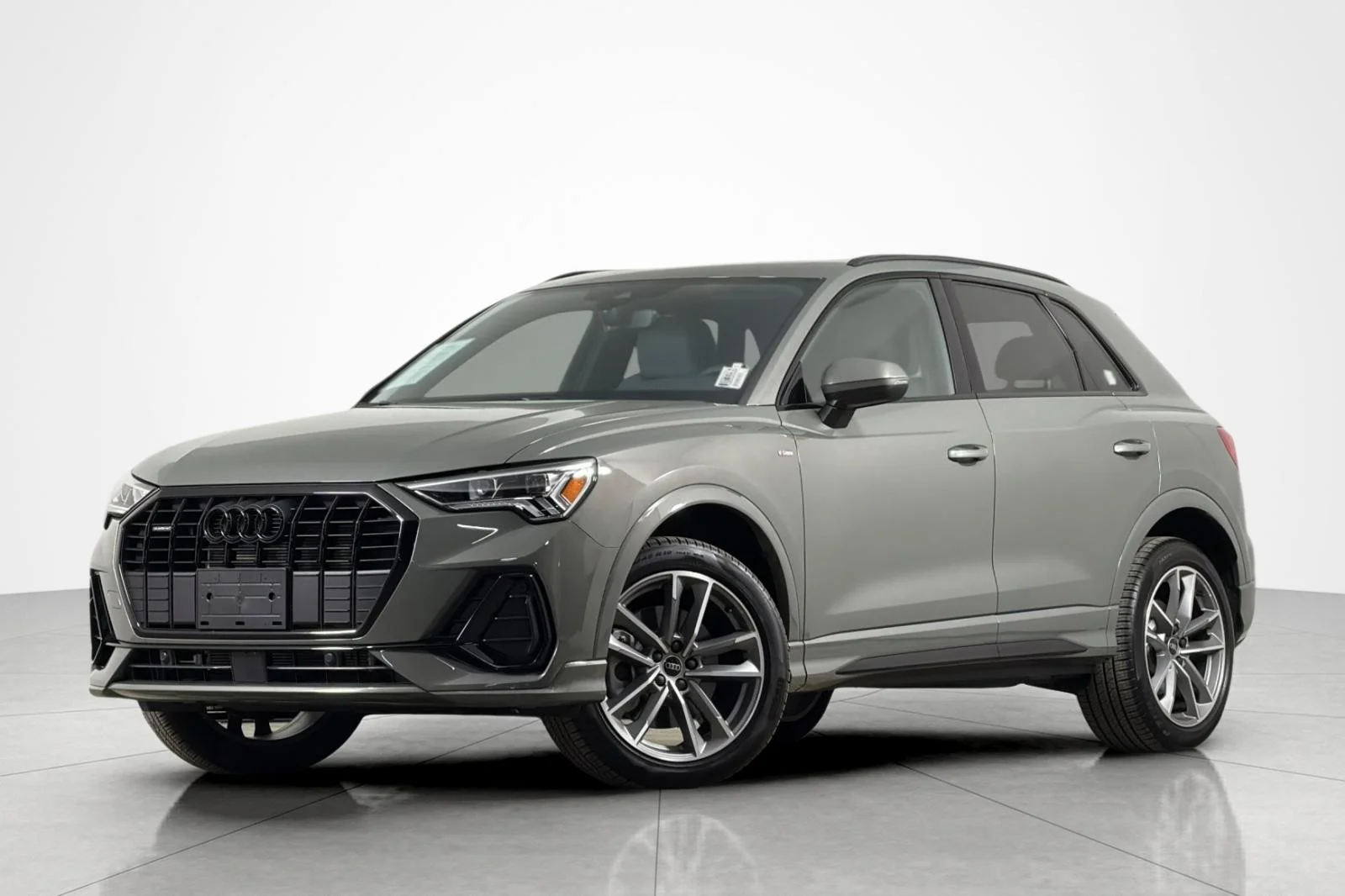2025 Audi Q3 45 TFSI S Line Premium quattro's photo
