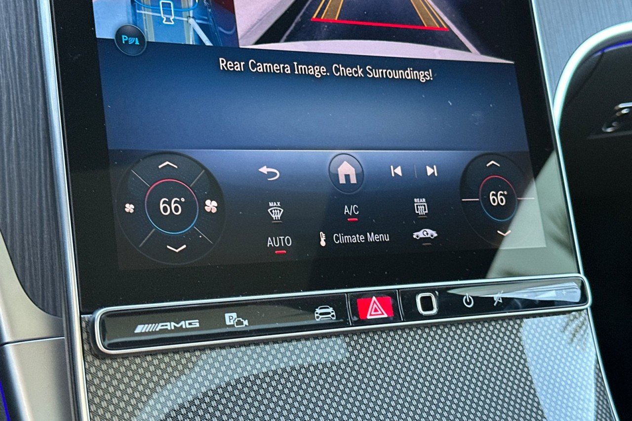 New 2026 MANUFAKTUR Moonlight White Metallic Mercedes-Benz AMG® CLE 53 4MATIC+ Coupe image 18