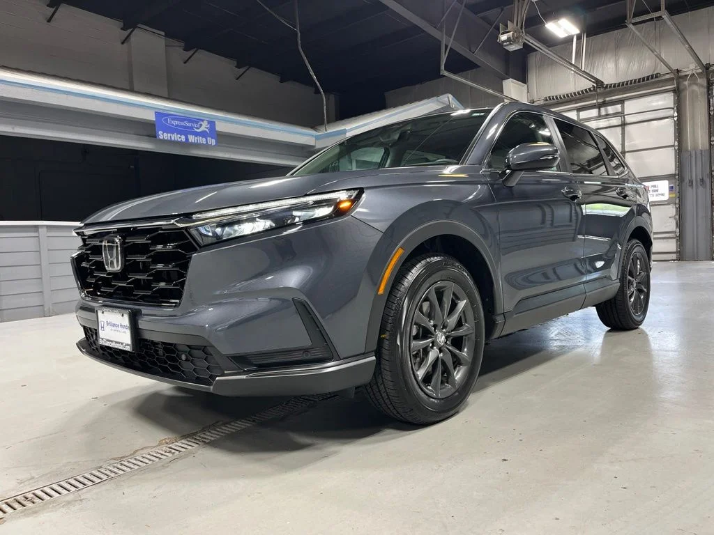Used 2026 Meteorite Gray Metallic Honda EX-L image 3