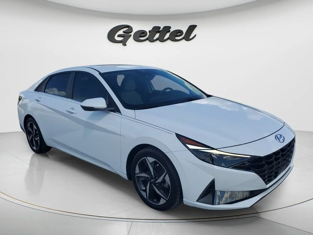 Used 2021 White Hyundai Limited image 3