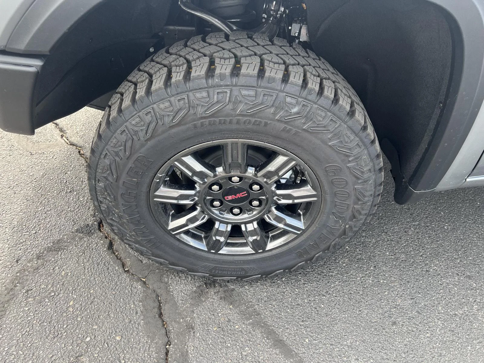 2026 GMC Sierra 1500 AT4X - Photo 10