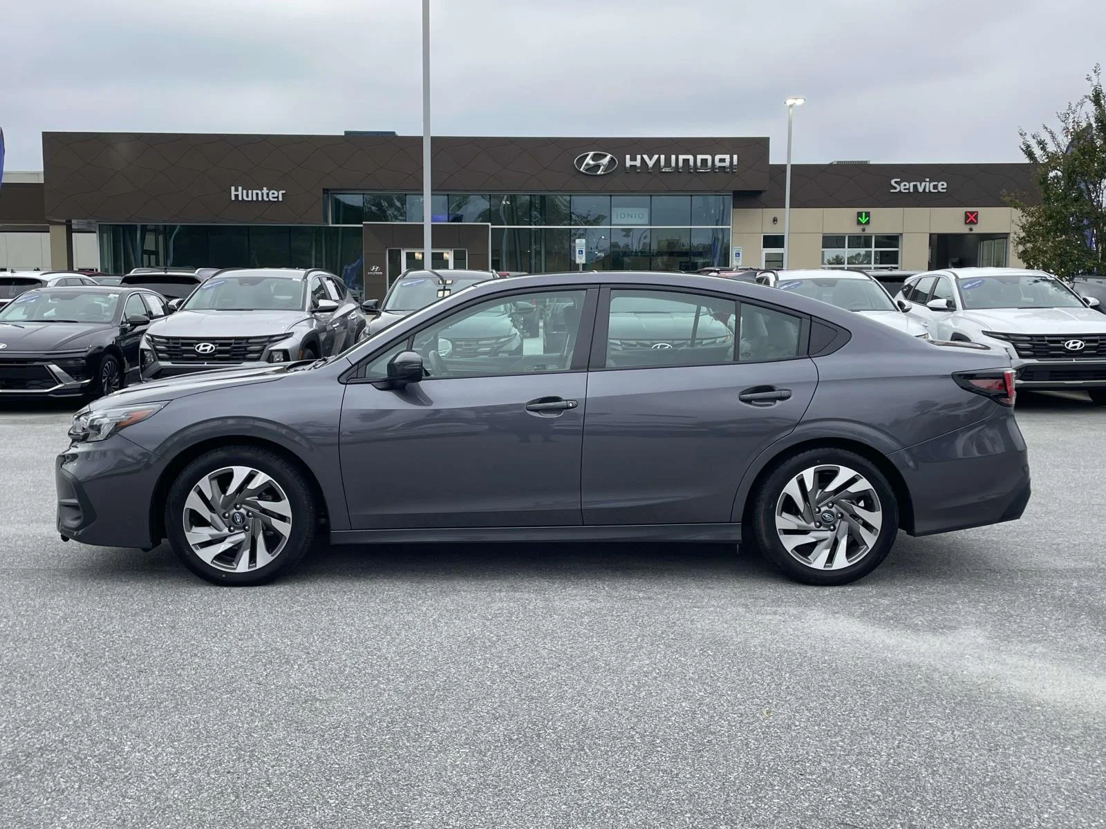 Used 2025 Magnetite Gray Metallic Subaru Limited image 24