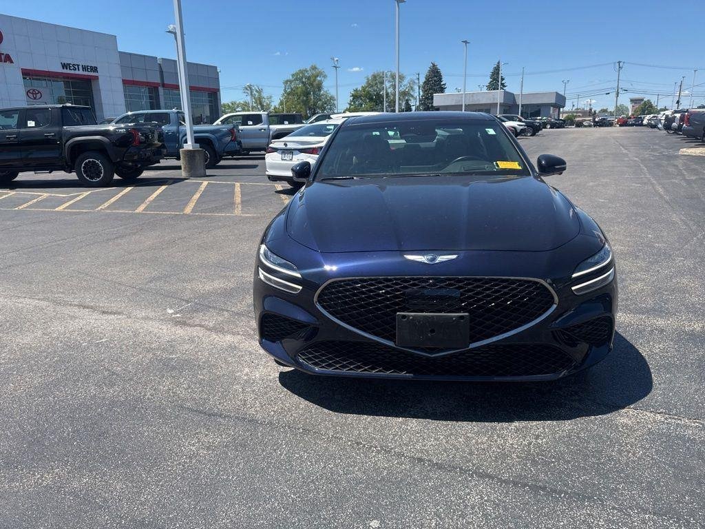 Used 2023 Capri Blue Genesis 3.3T image 4